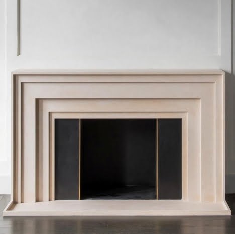 Vedere frontala a cadrului de semineu din marmura Perseus 1450x1200x300mm VELTHOR